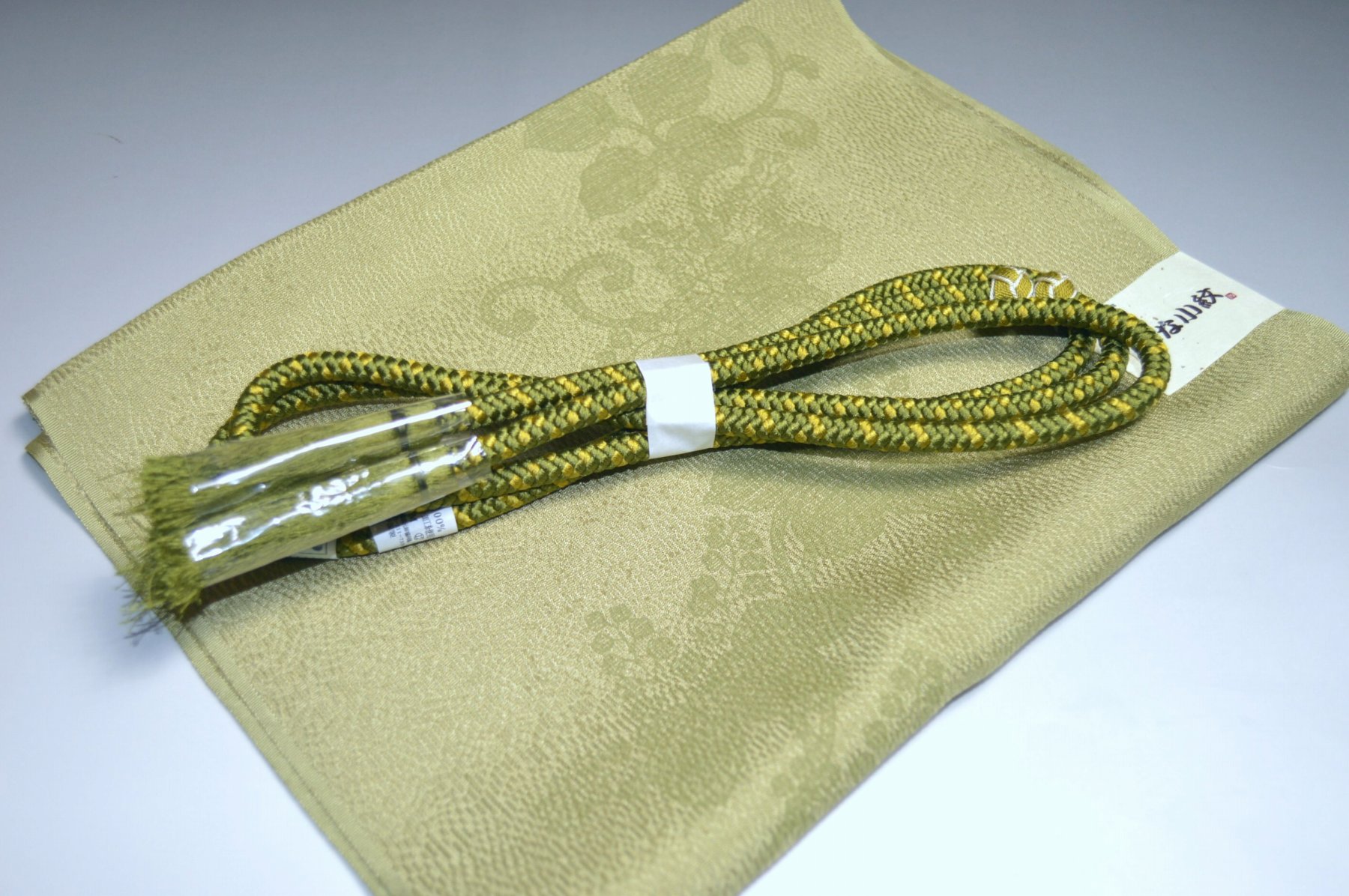 【送料無料】お洒落 帯締め帯揚げセット No.24542帯揚げ地色 鶯色 うぐいすいろ色系統 正絹 並尺 カジュアル 礼装 お茶会 お出掛け お食事会 小紋色 無地 紬 お稽古 普段着 江戸小紋 カジュアルな着物 キモノ仙臺屋の和装小物特集 ポスト投函で送料無料