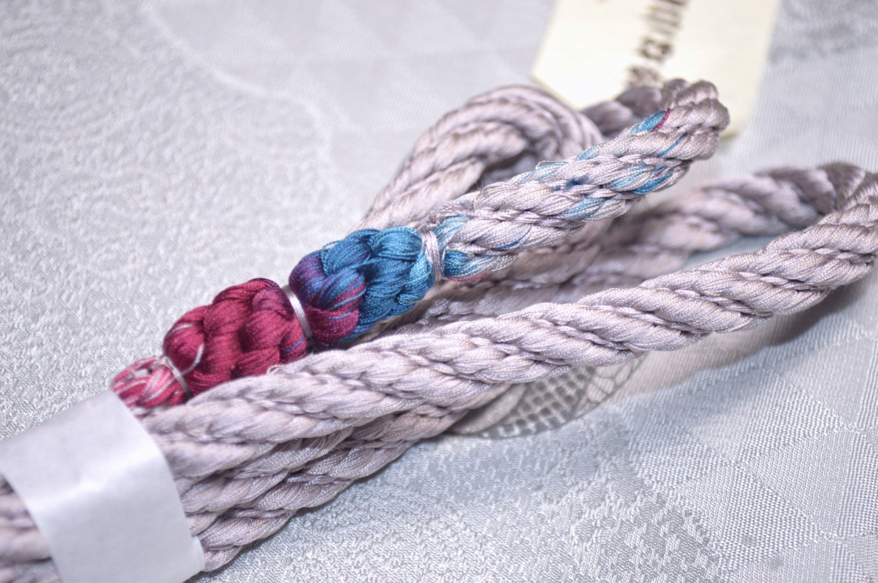 【送料無料】お洒落用にオススメ 帯締め帯揚げセット No.24790帯揚げ地色 薄雲鼠 うすくもねず色系統 正絹 並尺 カジュアル 礼装 お茶会 お出掛け お食事会 小紋色　無地 紬 お稽古 普段着 江戸小紋 カジュアルな着物 キモノ仙臺屋の和装小物特集 ポスト投函で送料無料