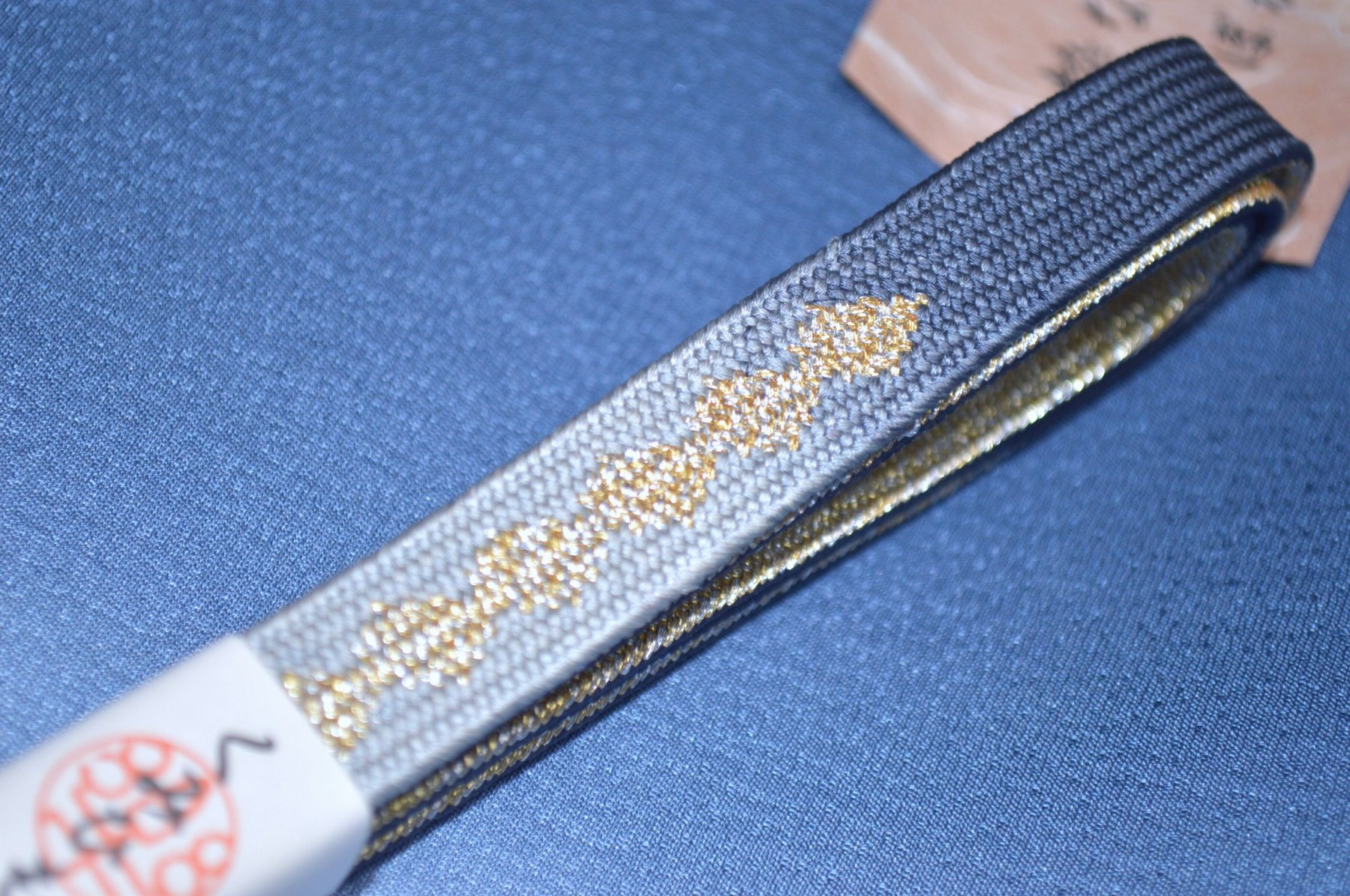 キモノ 仙臺屋 2号店の【送料無料】正装用にオススメ 平組金糸入り 帯締め帯揚げセット No.24912 帯揚げ地色 紺青色（こんじょういろ）色系統 正絹 並尺 平組帯締め金銀糸使用 結婚式 入学式 卒業式 訪問着 色留袖 色無地 フォーマル ポスト投函で送料無料 キモノ仙臺屋の和装小物特集｜アングル2
