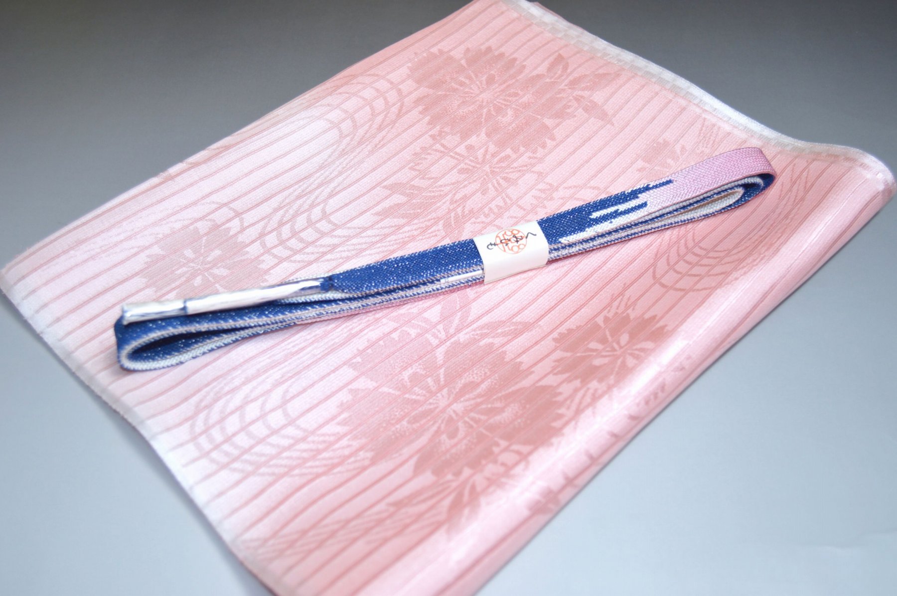 【送料無料】うすもの・単衣正装用にも◎紗帯締め帯揚げセット No.25448 帯揚げ地色 桜貝色（さくらがいいろ）色系統 正絹素材 並尺 夏物 夏のお洒落きものに◎ うすもの 単衣用にオススメ 色無地 つむぎなどに◎ 普段着 お食事会 紬 訪問着 キモノ 仙臺屋の和装小物特集