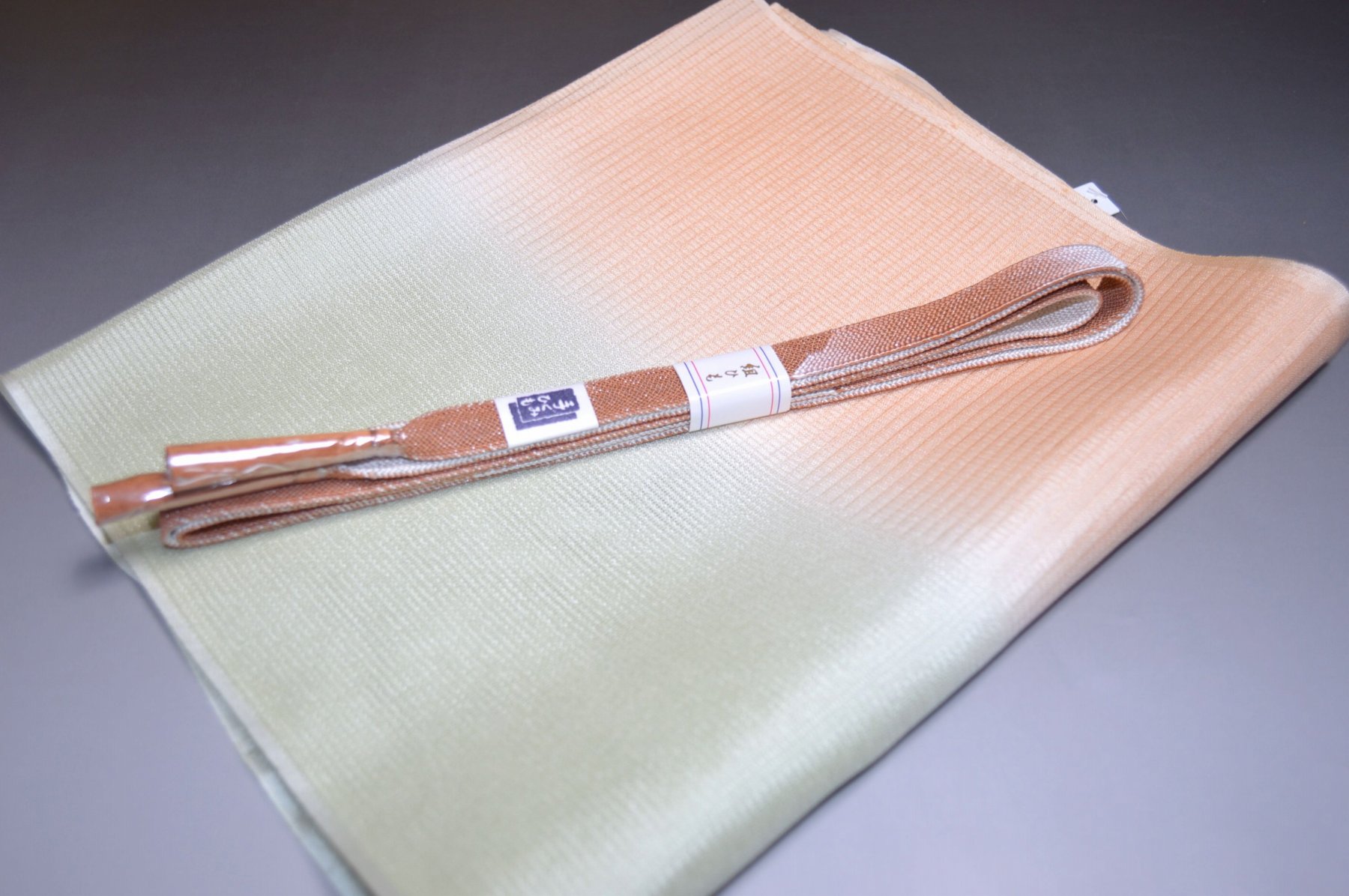 【送料無料】うすもの・単衣正装用にも◎紗帯締め紗帯揚げセット No.25521帯揚げ地色 淡い黄みの緑色系統 正絹素材 並尺 夏物 夏のお洒落きものに◎ うすもの 単衣用にオススメ 色無地 つむぎなどに◎ お稽古 普段着 お食事会 紬 訪問着 キモノ 仙臺屋の和装小物特集