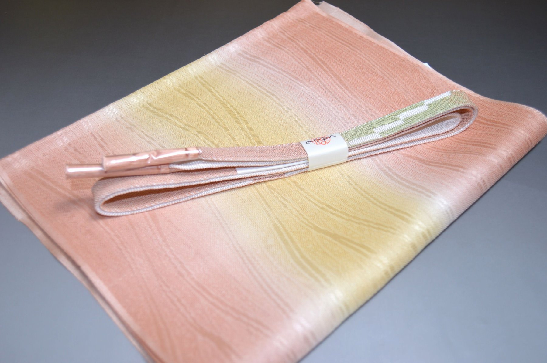 【送料無料】うすもの・単衣正装用にも◎紗帯締め紗帯揚げセット No.25536帯揚げ地色 クリアな黄みの赤色系統 正絹素材 並尺 夏物 夏のお洒落きものに◎ うすもの 単衣用にオススメ 色無地 つむぎなどに◎ お稽古 普段着 お食事会 紬 訪問着 キモノ 仙臺屋の和装小物特集