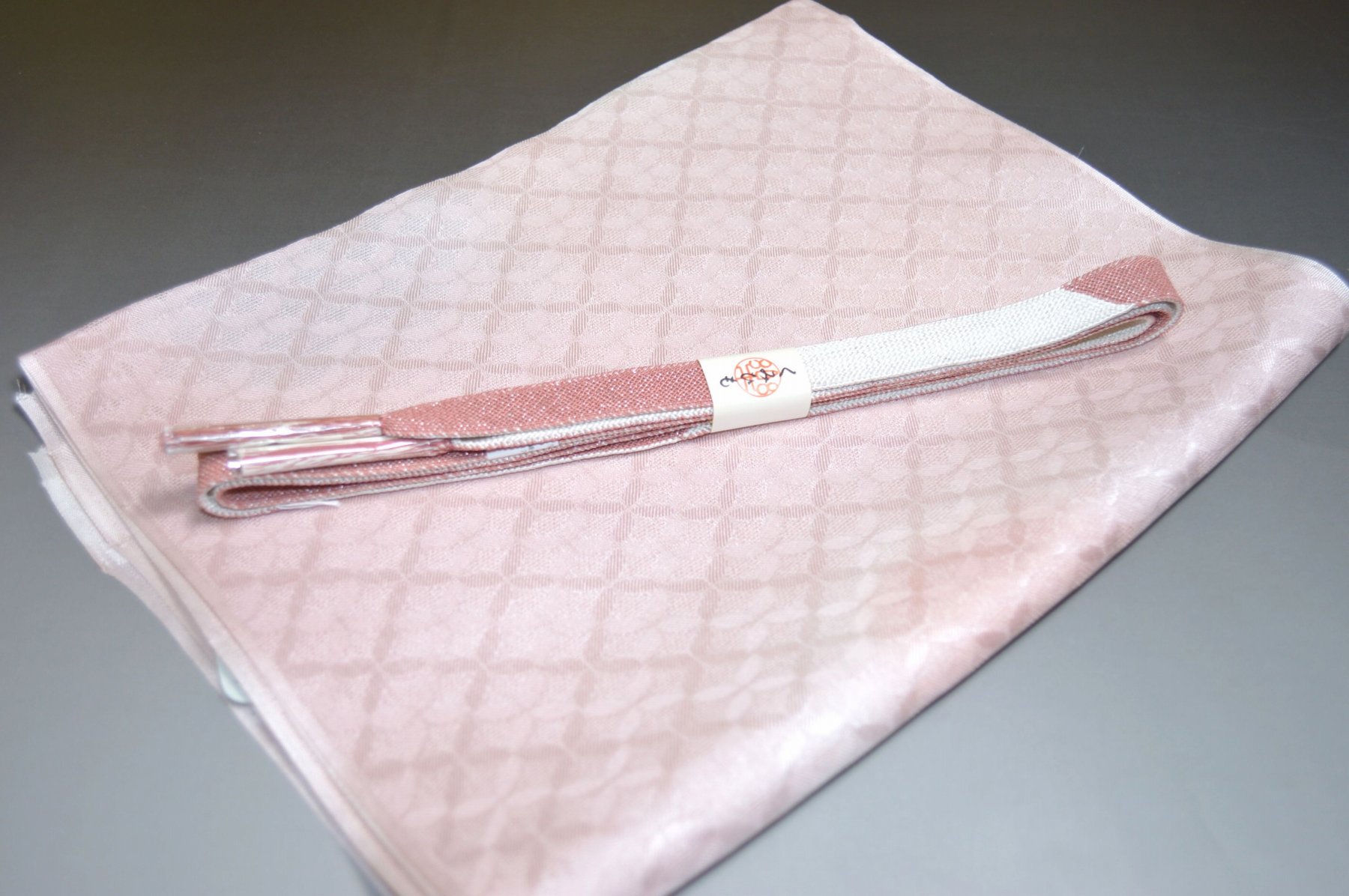 【送料無料】うすもの・単衣正装用にも◎紗帯締め紗帯揚げセット No.25539帯揚げ地色 桜色（さくらいろ）色系統 正絹素材 並尺 夏物 夏のお洒落きものに◎ うすもの 単衣用にオススメ 色無地 つむぎなどに◎ お稽古 普段着 お食事会 紬 訪問着 キモノ 仙臺屋の和装小物特集