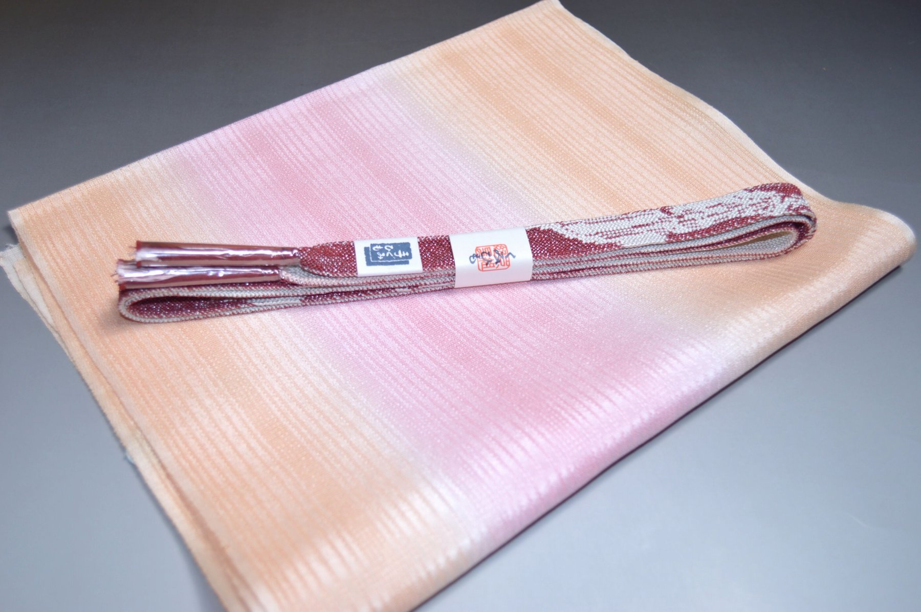 【送料無料】うすもの・単衣正装用にも◎紗帯締め縦絽帯揚げセット No.25541 帯揚げ地色 クリアな橙色系統 正絹素材 並尺 夏物 夏のお洒落きものに◎ うすもの 単衣用にオススメ 色無地 つむぎなどに◎ お稽古 普段着 お食事会 紬 訪問着 キモノ 仙臺屋の和装小物特集