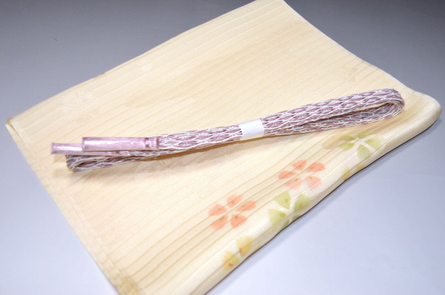 【送料無料】夏物 レース帯締め 絽帯揚げセット No.26092帯揚げ地色 菩提樹系 正絹素材 並尺 夏物 夏のお洒落きものに◎ うすもの 単衣用にオススメ 色無地 つむぎなどに◎ お稽古 普段着 お食事会 紬 訪問着 江戸小紋 色無地 付下げキモノ 仙臺屋の和装小物特集