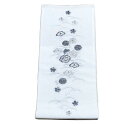 パール刺繍全通半襟 白色 No.3164 しっかり白地地絹交織生地 日本製の白色刺繍半襟 本体素材:ポリエステル95%絹5% PPパッケージ 生地しっかり はんえり 半襟 半衿 入学式 卒業式 振り袖 結婚式 カジュアル系統におすすめの品物です 練習用にも