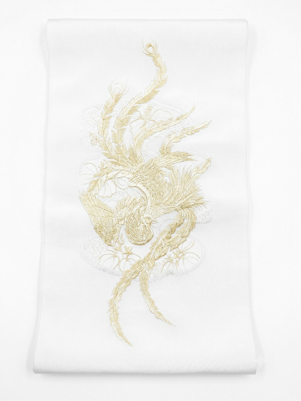 　　素材 本体素材：ポリエステル100% 刺繍　レーヨン糸 日本製　東洋紡糸使用 着用時期 袷の時期にご利用頂ける 刺繍半襟となります。 入学式・卒業式・振り袖・結婚式 お茶会カジュアル系統に おすすめの品物です。 関連商品 ネットショップ最大級センダイヤの 和装小物コーナー 備考 基本的に難なしの品物となっておりますが 糸浮き等の不具合はある可能性がございますので 予めご了承ください。 大シミ、欠陥があった場合 一週間以内のお品の場合のみ 返品対応させていただきます。 ※一週間を過ぎた場合は対応できかねます。 ディスプレイ、撮影時のカメラの関係上 画像と実物の色が多少 異なる可能性がございます。 ご購入後のお色が異なる等のキャンセルは お断りしておりますので気になる方は ご購入前に必ずご質問ください。