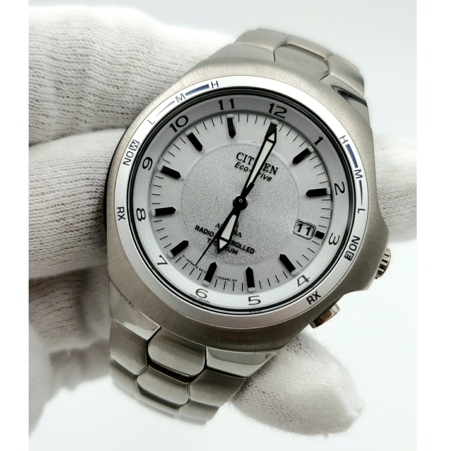 極美品 シチズン アテッサ A412-T003265Y ソーラー電波腕時計 シルバー チタン腕時計【中古】