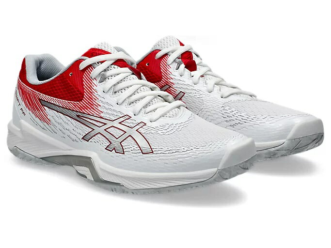 ■メーカー名：asics（アシックス） ■品名：V-SWIFT FF 4 ■品番：1053A066 ■カラー：101(White/Classic Red) ■サイズ：22.5～31cm ■幅ラスト：STANDARD ■適合する別売中敷:1173A029 ■素材：アッパー：合成樹脂+人工皮革（合成皮革）+合成繊維 ■V-SWIFT FF 4は、軽量のクッショニングとフィット感のよいアッパーを備えたシューズで より素早い動きを求めるプレーヤーにおすすめです。前足部まで伸びたTWISTRUSSと中足部の HARD E.V.A.を組み合わせることで安定性が向上し、コート上での素早い動きをサポートします。 またミッドソールには全面FLYTEFOAMを採用し、軽量性とクッション性の両立を追求しております。 ■備考 こちらの商品ですが店頭でも販売をしているためご注文後にお取り寄せや在庫切れになる可能性がございます。 中には店頭展示品もございます。 化粧箱が無い場合もございます。 多少の傷・汚れはノークレームにてお願いします。 お急ぎの方や確実なお取り引きをご希望の方は必ずご注文前に在庫のご確認をお願いします。 バレー/バレーボール/バレーシューズ/レギュラー/スタンダード/軽い 軽量性/クッション性/白/ホワイト/V-SWIFT FF 4