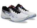 ■メーカー名：asics（アシックス） ■品名：V-SWIFT FF 4 EXTRA WIDE ■品番：1053A067 ■カラー：100(White/Pure Silver) ■サイズ：22.5～31cm ■幅ラスト：EXTRA WIDE ■適合する別売中敷:1173A029 ■素材：アッパー：合成樹脂+人工皮革（合成皮革）+合成繊維 ■V-SWIFT FF 4は、軽量のクッショニングとフィット感のよいアッパーを備えたシューズで より素早い動きを求めるプレーヤーにおすすめです。前足部まで伸びたTWISTRUSSと中足部の HARD E.V.A.を組み合わせることで安定性が向上し、コート上での素早い動きをサポートします。 またミッドソールには全面FLYTEFOAMを採用し、軽量性とクッション性の両立を追求しております。 ■備考 こちらの商品ですが店頭でも販売をしているためご注文後にお取り寄せや在庫切れになる可能性がございます。 中には店頭展示品もございます。 化粧箱が無い場合もございます。 多少の傷・汚れはノークレームにてお願いします。 お急ぎの方や確実なお取り引きをご希望の方は必ずご注文前に在庫のご確認をお願いします。 バレー/バレーボール/バレーシューズ/EXTRA WIDE/エクストラワイド/幅広 軽い/軽量性/クッション性/白/ホワイト/V-SWIFT FF 4 EXTRA WIDE