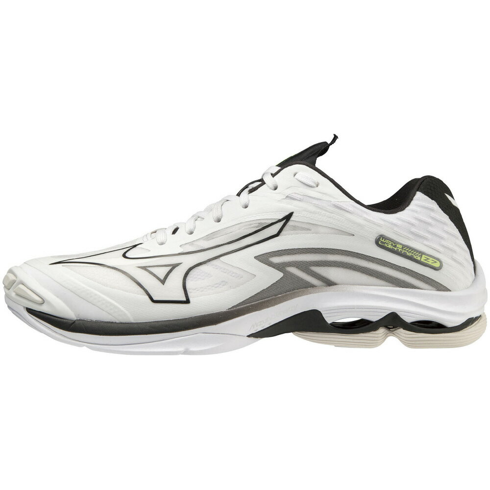 ■メーカー名：mizuno（ミズノ） ■品名：WAVE LIGHTNING Z7 WIDE ■品番：V1GA2300 ■カラー：09(ホワイト×ブラック) ■サイズ：22.5～31.0cm ■幅ラスト：3E相当 ■重量：約295g(27.0cm片足) ■素材：アッパー：人工皮革（合成皮革）+合成繊維 ■クイックネスな動きに更なる磨きをかけた、スピードモデル。 ミズノエナジー搭載でクッション性を追求。 瞬発力を高めるソール設計と、MIZUNO ENERZY搭載でクッション性を追求。 ■備考 こちらの商品ですが店頭でも販売をしているためご注文後にお取り寄せや在庫切れになる可能性がございます。 中には店頭展示品もございます。 化粧箱が無い場合もございます。 多少の傷・汚れはノークレームにてお願いします。 お急ぎの方や確実なお取り引きをご希望の方は必ずご注文前に在庫のご確認をお願いします。 バレー/バレーボール/バレーシューズ/ノンマーキング/幅広/EEE/白/ホワイト