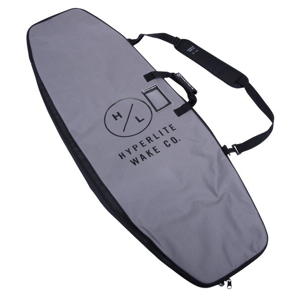 メーカー：2024HYPERLITE 品名：ESSENTIAL BOARD BAG GREY ■カラー：GREY ■サイズ 長さ：150cm / 幅：48cm ※サイズにつきましてあくまでも目安としてください。 ■features ・ビンディング付ウェイクボード収納可 ・パッド入りショルダーストラップ付 ■このバッグは、あなたのウェイクボードギアを目的地まで運んでくれます！ あなたのボード・ブーツ・ハンドル・ロープなどを収容するのに十分な大きさを備えております。 通常トーイング時や時々のフライトにも対応する、あなたの為のボードバックです。 ※画像と実物のイメージが若干異なる場合がございます。あらかじめご了承下さい。 ・当商品は並行輸入品となります。 ご注文前に会社概要を必ずお読み下さい。