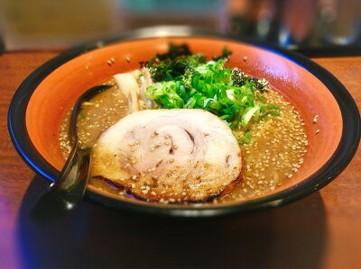 北海道銘菓 センカランド 送料無料 塩ラーメン さがみ屋 ラーメン虎 濃厚豚塩 2人前×3個セット 北海道 お土産 ポイント消化 札幌観光大使 ラーメン 濃厚パイタン ギフト お土産 人気 ご自宅で 有名店 バイク好き さっぽろオータムフェスト 生麺 贈り物 バレンタイン 画像2