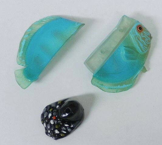 宇宙戦艦ヤマダのフルタ　チョコエッグ　ペット動物コレクション　第2弾　063　ディスカス（ソリッド・ブルー）【中古】｜アングル2