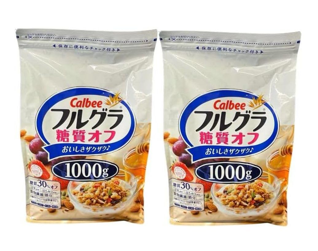 名称：朝食シリアル 内容量：1kg×2袋アレルギー物質（28品目中）：小麦・乳・大豆※メーカーの製造中止等、仕入先の在庫状況によりキャンセルとさせて頂くことがございます あらかじめご了承ください※パッケージのデザインや適用が変更になる場合がございます　※写真はイメージです※本品は特定保健用食品と異なり、消費者庁長官による個別審査を受けたものではありません商品の説明 ※当サイトの内容、テキスト、画像等の無断転載・無断使用を固く禁じます！【Foodsライン】※ コストコ 新商品 通販 おすすめ 美味しさそのまま脂質70％オフ 6種のビタミン、鉄分、食物繊維など、栄養バランス満点のグラノラです そのままでももちろん 牛乳 ヨーグルト 豆乳などをかけてお召し上がりいただくのがおすすめです ——— ※メーカーの製造中止等、仕入先の在庫状況によりキャンセルとさせて頂くことがございます あらかじめご了承ください ※パッケージのデザインや適用が変更になる場合がございます ——— カルビー フルーツグラノラ 名称：朝食シリアル アレルギー物質（特定原材料及びそれに準ずるもの）：乳成分・小麦・アーモンド・大豆 内容量：1000g 保存方法：直射日光の当たる所、高温多湿の所での保存はさけてください 発送方法：常温便 ※フルーツとクラッシュアーモンドの大きさと量は、袋によってバラツキがあります ※ごくまれに、加工上除去しきれない原料由来の籾(もみ)などが残っていることがありますので、ご注意ください 栄養機能食品（ビタミンE） 保存料不使用 ダイエット 健康 ローファット 原材料・成分 シリアルフレーク（コーングリッツ（非遺伝子組換え）・砂糖・精米・小麦・麦芽エキス・食塩・小麦グルテン・麦芽粉・脱脂粉乳・ぶどう糖加糖糖液）、大麦、シリアルパフ（小麦粉・米粉・砂糖・コーンフラワー・麦芽粉・植物油脂・食塩）、砂糖、ドライフルーツ（レーズン・クランベリー・ブルーベリー・ストロベリー、ラズベリー）、水あめ、小麦粉、植物油脂、蜂蜜、麦芽エキス、脱脂粉乳、食塩、小麦胚芽、でん粉、キャラメル／グリセリン、膨張剤、香料、乳化剤（大豆由来）、ピロリン酸鉄、ビタミンC、ナイアシン、トコフェロール酢酸エステル、酸化防止剤（ビタミンE）、ビタミンB1、鉄、ビタミンB2、ビタミンB6、葉酸、酸味料、ビタミンA、ビタミンD、ビタミンB12 使用方法 そのままでももちろん 牛乳 ヨーグルト 豆乳などをかけてお召し上がりいただくのがおすすめです 続きを見る