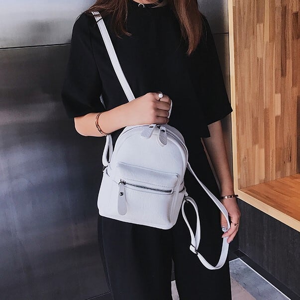 鞄 レディースバッグ バックパック リュック クロスボディバッグ 肩がけ ミニバッグ 斜め掛け コンパクト 軽量 軽い ショルダー 使いやすい 可愛い かわいい 韓国 かっこいい カジュアル