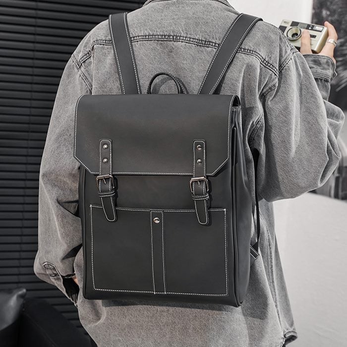 Rakuten - バッグ バック カバン かばん 鞄 軽量 軽い 大容量 パソコンリュック PCリュック パソコンケース リュックサック スクエア型 四角 PUレザー 合皮 無地 防水 撥水 人気 おすすめ おしゃれ お洒落 シンプル