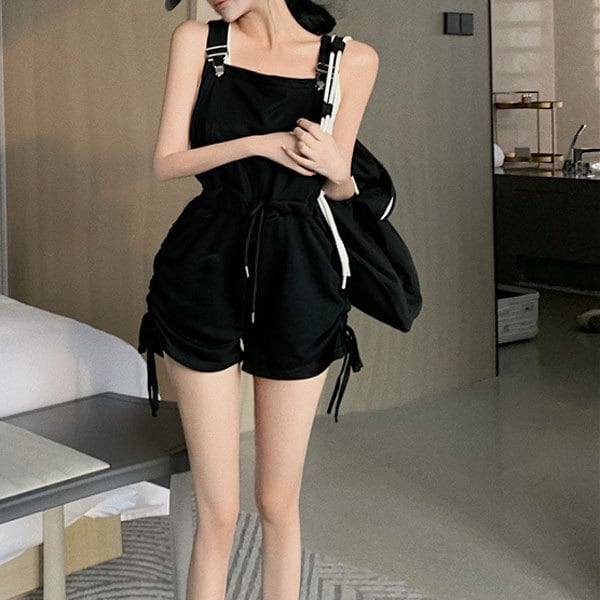 オーバーオール ワイドレッグ ショートパンツ サスペンダーパンツ シャーリング ハイウエスト かわいい 大人可愛い きれいめ シンプル カジュアル 大人 上品 おしゃれ お洒落 かっこいい