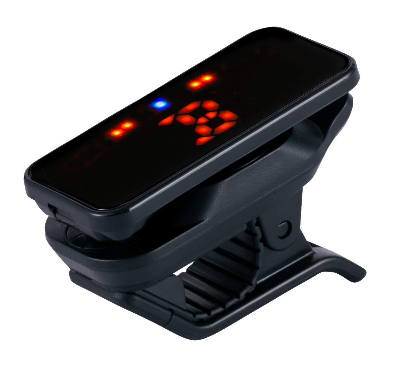 カラー：ブラック◆商品名：KORG(コルグ) ギター/ベース用 クリップチューナー Pitchclip 2+ ピッチクリップ 軽量/18時間連続稼働/角度調節/レフティ対応 ブラック PC-2+ギターやベースのヘッドに取付けて手軽に使えるクリップチューナー。±0.1セントの高精度なチューニングに対応。細かな表示解像度を誇るLEDメーターにより視認性がさらに向上。ヘッド裏への取り付けや、レフティ・ギター/ベースでの使用も可能。コイン型リチウム電池（CR2032）1つで約18時間の連続使用が可能。商品紹介 Pitchclip 2+は、アコースティック・ギターやエレクトリック・ギター、ベースにも使用できるクリップチューナーです。 ＜特徴＞ ・±0.1セントの超高精度で正確なチューニングが可能。 ・基準となるピッチを変えて様々な楽器のチューニングに対応するキャリブレーション機能を搭載。 ・表示解像度が高くなりより視認性が向上したLEDメーターを採用。 ・全ての音名を大文字表記でわかりやすく表示。 ・流れるLED表示が楽しいストロボ・モードハーフ・ストロボ・モードを搭載。 ・クリップは固定したまま、ディスプレイを好みの角度に調節可能。 ・上下反転表示によりヘッド裏への取り付けや、レフティ・モデルでの使用にも対応。 ・クリップ部分にはラバーを施し、密着度を高めつつ楽器を保護。 ・コイン型リチウム電池（CR2032）1個で約18時間の連続使用が可能。 ＜仕様＞ ・音律：12平均律 ・測定精度：±0.1セント ・基準ピッチ範囲：A4=436 ~ 445Hz（1Hz単位） ・電源：コイン型リチウム電池（CR2032）x 1 ・最大連続使用時間：約18時間（A4連続入力時） ・付属品：取扱説明書 ★掲載の商品は店頭や他のECサイトでも並行して販売しております。在庫情報の更新には最大限の努力をしておりますが、ご注文が完了しましても売り切れでご用意できない場合がございます。その際はご注文をキャンセルさせていただきますので、予めご了承くださいませ。