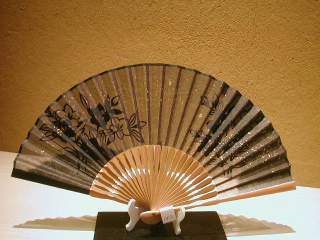 和紙切抜き扇子／シルエットファン　トルコ桔梗柄（黒色）／7寸／男女兼用サイズのサムネイル