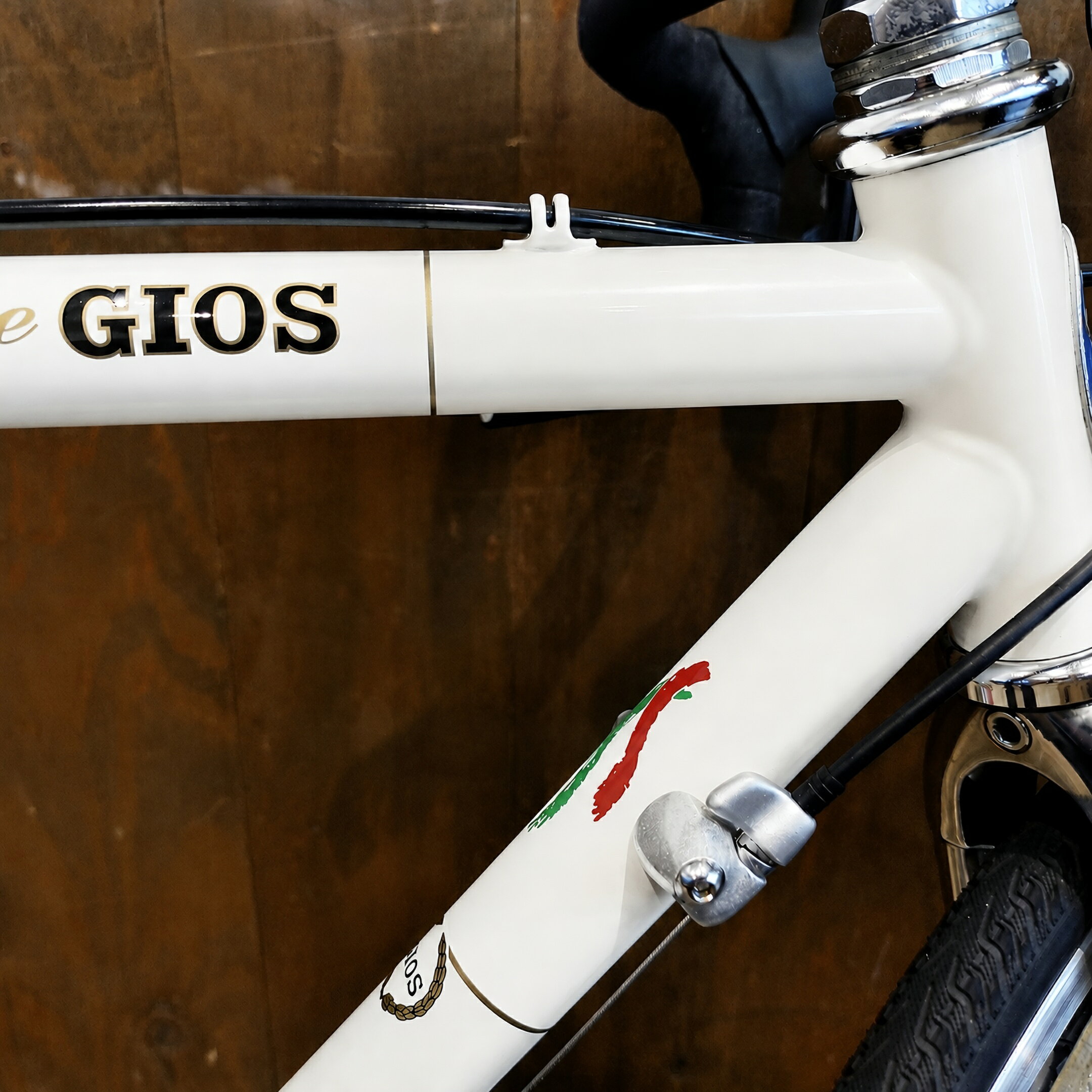 洗車の王国の自転車 水垢クリーナー 水垢クリン for Bicycle 4L ロードバイク クロスバイク MTB ウォータースポット イオンデポジット 水垢除去 雨ジミ フレームクリーナー カーボン アルミ チタン 自転車洗車 センシャバイシクル ガイアの夜明け2022年6月放送｜アングル3