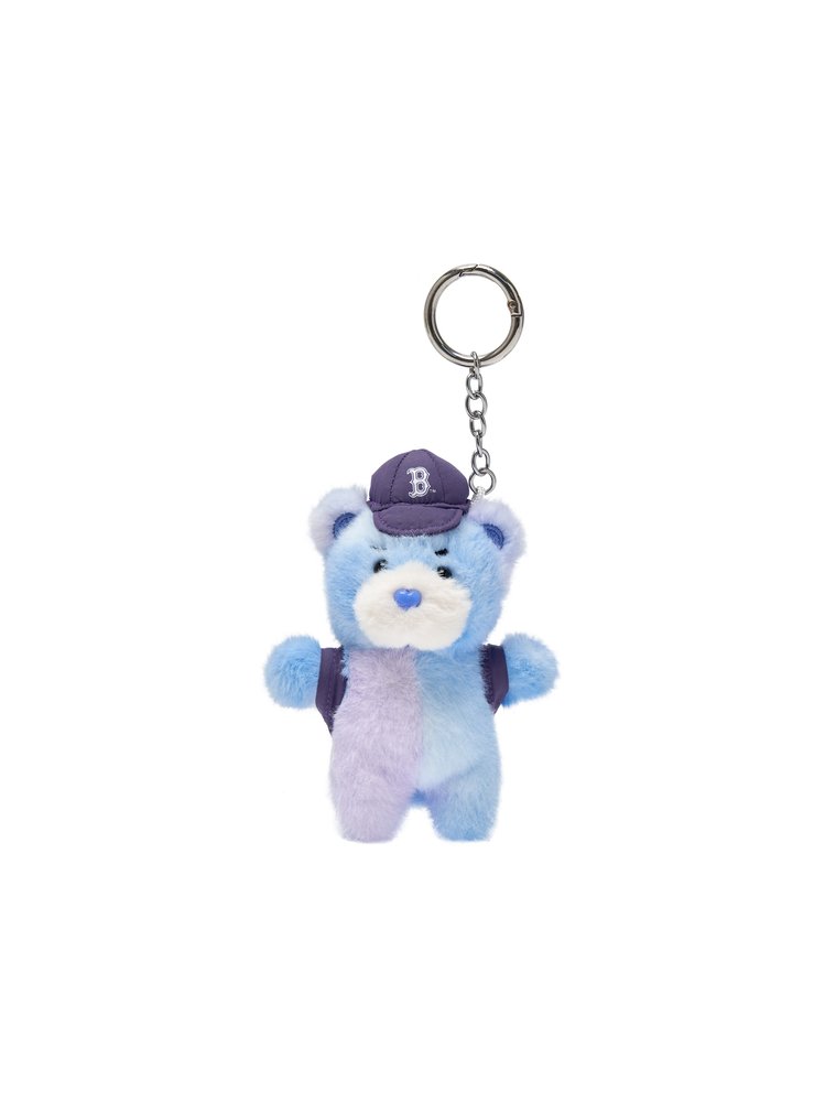 【商品情報】【横8.3cm×縦11cm×幅4.5cm】MLBのアイコニックキャラクターメガベアキャラクターを人形に再解釈。 MLBのシグネチャーキャップとバッグにチームロゴを適用・バッグ脱着可能・オープン型Oリングフックを適用し、チャーム飾りとして活用可能ー素材表地：ポリエステル 100%充填物：ポリエステル 100%ー実寸サイズ（単位：cm）ONE SIZE：横(A) 8.3cm ／ 縦(B) 11cm※測定方法により、多少の誤差が生じる場合がございます。ー品番　3AETMG16N-43LDL原産国　中国【MLB KOREA】MLB KOREA(エムエルビーコリア)は、韓国発のファッションブランドとして、近年急速に注目を集めています。メジャーリーグベースボール（MLB）の150年以上の歴史と伝統を現代的に解釈し、韓国のストリートファッション文化と融合させた独自のスタイルで、若者を中心に幅広い支持を得ています。