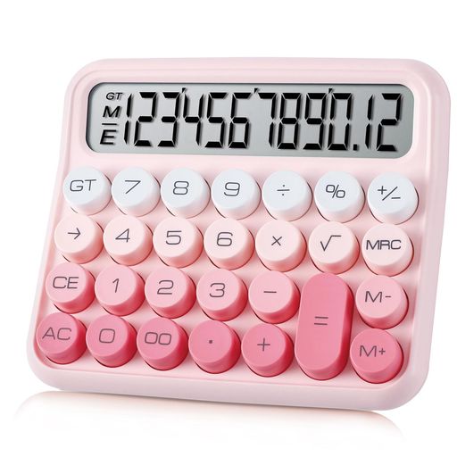 【メカニカルキーボードを模倣】:メカニカルキーボードの打鍵感を模倣し(特別な工具がないと分解できません)、キーは素早く正確に動作し、快適な体験をもたらします。指先のタッチとユニークなクリック音は病みつきになります。キャンディーカラーの大きなボタン 【12桁の大型液晶ディスプレイ】ディスプレイは15度傾けて設計され、12桁の大型液晶ディスプレイは大きな数字がはっきり表示され、見やすいです。 【かわいいレトロ】:タイプライタースタイルのきれいなラインとレトロな丸いボタンが特徴です。厚みのあるチューブボディは、デスクトップでの使用はもちろん、ハンドヘルドでの使用にも適しています。大きな丸いキーキャップは両手で持ちやすく、疲れにくい。バネ式の人間工学に基づいたデザインで手首を保護します。 【使用シーン】:ブラウン、ピンク、複数のファッションスタイル。家庭用、学校用、オフィス用、店舗用の小型ポータブル汎用卓上計算機、私たちのように一般的な数学を行うことができ、複数の金融機能、大人や学生に最適です。ギフトボックスのデザイン、贈り物に最適です。