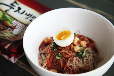【送料無料】新商品 2種類から選べる!! 農心 ふるる冷麺 10袋 セット ビビン冷麺、水冷麺 ビビン麺 韓国冷麺 韓国食品/韓国食材/韓国料理