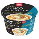 Mr.Hoo お米ヌードル シーフード味 ミスターフ ライスヌードルカップ麺 ノンフライめんを使用して低カロリー お湯を注いで4分待つだけで簡単 まろやかで美味しいシーフードの味を楽しめます。 30年以上、麺作りをしてきた職人の企業生産, HACCP認証取得 食べ方 1・　ふたを開けて、中にある粉末スープを入れてください。 2・　沸騰したお湯を中にある線まで入れてください。 3・　ふたを閉めて、4分待てば出来上がりです。 原材料 : めん(米粉、小麦粉、小麦でん粉、タピオカでん粉、食塩)、調味煮干し粉末、 食塩、しょうゆ粉末、大根エキス粉末（大根、玉ねぎ、ねぎ、その他）、野菜エキス粉末、 唐辛子粉、砂糖、しいたけ粉末、かつおエキス粉末、シーフードエキス粉末、乾燥ねぎ、 海苔、乾燥にんじん、乾燥わかめ、コショウ、シーズ二ングパウダー 添加物名 : 乳化剤、調味料（アミノ酸等）、酸味料、増粘剤（アラビアガム）、甘味料（ソルビトール、カンゾウ）、酵素、着色料（カラメル） 栄養成分表示 92g（1食分）: エネルギー：310kcal、たんぱく質：6g、脂質2g、炭水化物：68g、食塩相当量：3.8g アレルギー : 一部に大豆・牛肉・小麦・卵・豚肉を含む