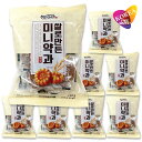 韓国伝統菓子。シナモンの香りとモチモチ食感。 名称 : 揚げ菓子 内容量 : 120g(1袋当たり) × 8個 原材料名 : 小麦粉、コーンシロップ、コーンオイル、米粉、オリゴ糖、麦芽エキス、食塩、シナモンパウダー／pH調整剤、香料（一部に小麦を含む） 栄養成分表示 120g当たり : エネルギー 552kcal / 炭水化物 77.0g / たんぱく質 7.0g / 脂質 24.0g / 食塩相当量 0.40g 原産国 : 大韓民国 賞味期限 : 別途記載 保存方法 : 直射日光、高温多湿を避け常温で保存してください。 実際の商品の外装デザインは画像と異なる場合があります。