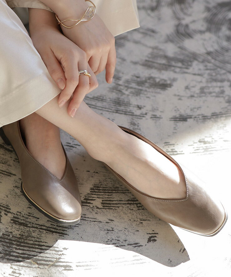 【27日1:59まで★10%OFFクーポン】2025春夏新作 パンプス レディース ゴールドピース スクエアトゥ フラット ぺたんこ シンプル 痛くない 歩きや...