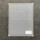 E233系6000番台、8000番台全編成の前面標記を集めました。 横浜線、南武線用です。 側面乗務員扉用編成標記につきましては、極稀にですが欠けている場合がございます。再現解像度の限界を超えているためですので、大変恐縮ですがご容赦くださいませ（前面用の不備に関しましてはお取替え致します）。 JR東日本商品化許諾済単色刷りのインレタです。必ずノンアルコールのウェットティッシュ等を用いて表面の脂を落としてから転写し、裏紙をあててしっかり密着させ、クリアコーティングしてください。