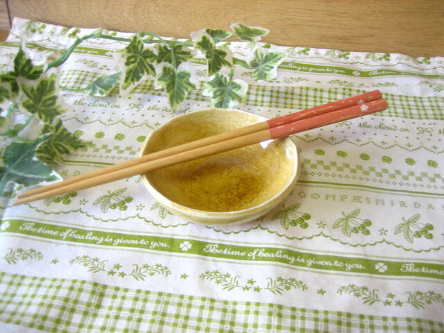 【お一人様10個まで!!】和食器 キラキラとイエロー貫入丸い小付 「訳あり」『アウトレット』