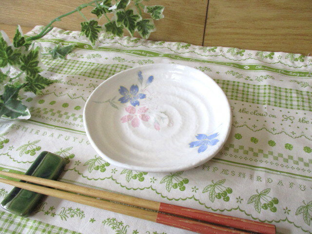 【店長おすすめ!!】白い器にお花模様渦巻き銘々皿「訳あり」『アウトレット込み』