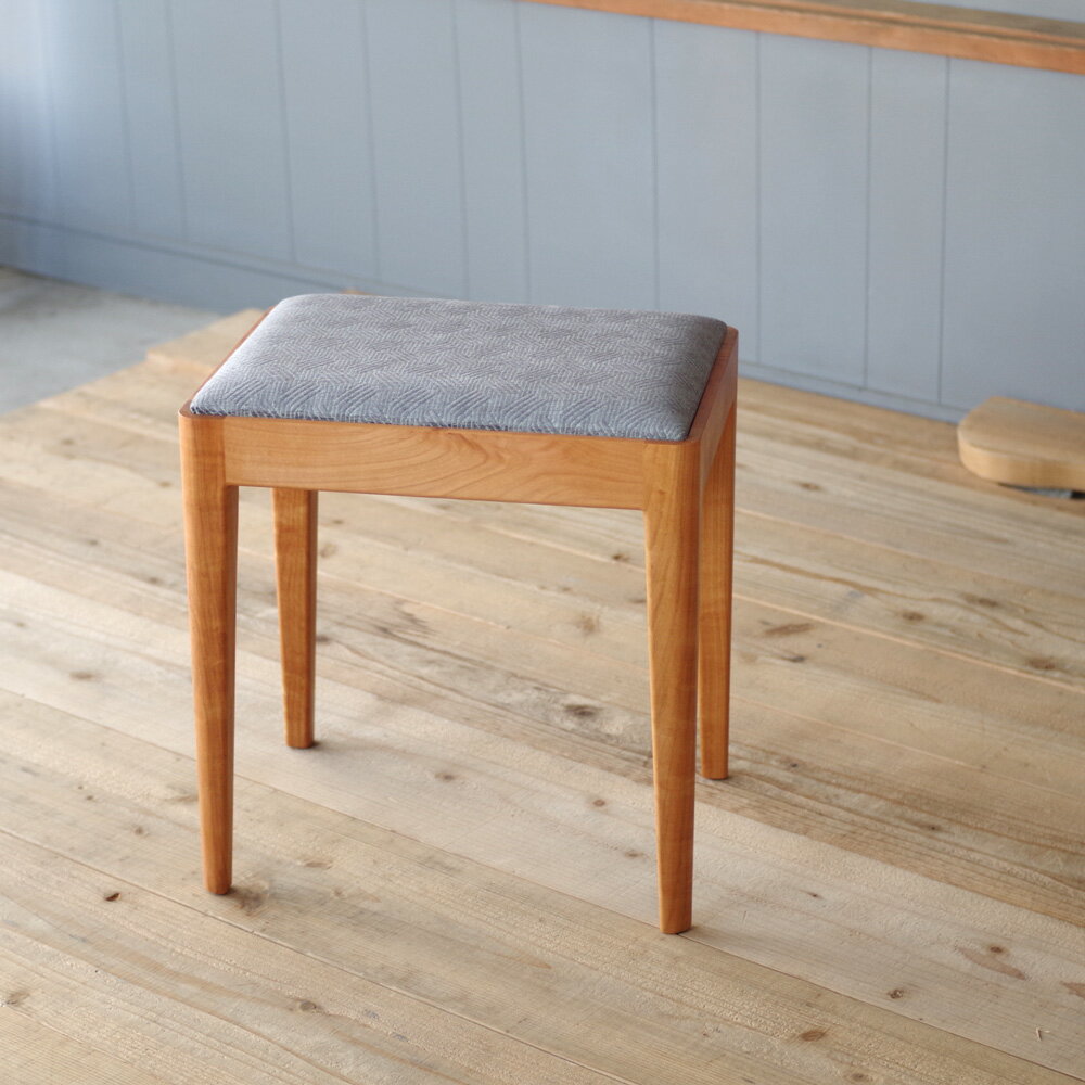 stool fataスツール ファータ 40×30cm 山桜・ウォールナット・ナラ|北欧|和風|モダン|シンプル|デザイン||おしゃれ|かわいい||日本製|椅子||国産イス|ファブリック|木製|