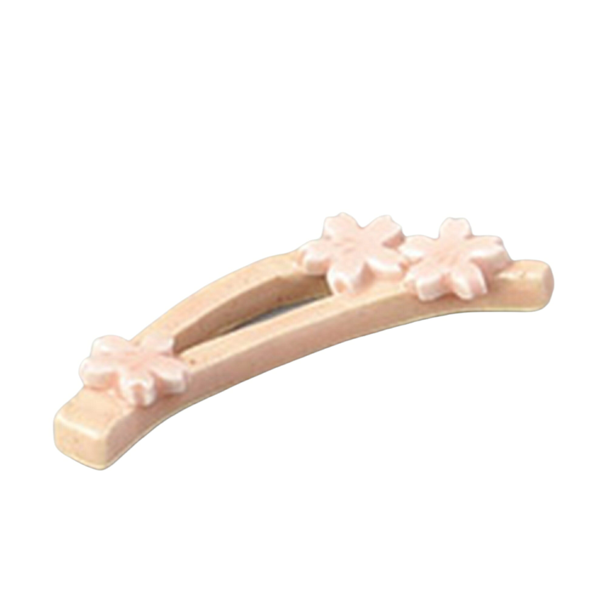 [商品名]手造り ピンクしだれ桜箸置[素材][寸法]62×15×80mm結婚式のお返し、母の日のプレゼント、退職祝いなど、さまざまな場面でご利用いただけるギフト用の商品です。陶器の専門問屋が厳選したプレゼントにピッタリな逸品です。[62×15×80mm] 食卓の脇役である箸置き。箸置きは使わないという家庭もありますが、全員の手元箸と箸置きがセットしてあると、家族皆で同じタイミングで「いただきます！」ができていいですよね。ご自宅での普段使いの他に、レストランや居酒屋などの飲食店で、季節を問わず様々なシーンでご利用いただける商品でございます。また、弊社サイトでは他にも様々な造形の箸置きを数多く取り揃えておりますので、お好みや用途に合わせてお選び下さいませ。一部の商品はメーカーよりお取り寄せとなりますので、納期が前後することがございます。あらかじめご了承ください。商品によっては手造りのため、写真と色・かたちが若干異なることがございます。われものですので丁重に梱包させていただいておりますが、ご質問などございましたらお気軽にお問い合わせください。ご注文に関する注意事項は 【こちら】ご購入前にご確認ください。