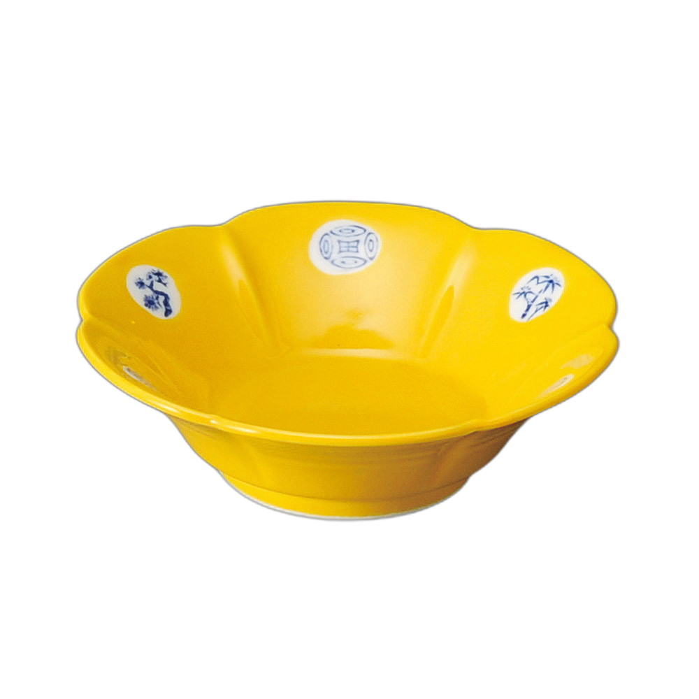 [商品名]　黄松竹梅朝顔平鉢[素材]　陶磁器[寸法]　14.5×14.5×4.5cmお店からご自宅まで、季節を問わず、様々なシーンでご利用いただける商品です。[ 14.5×14.5×4.5cm ] 陶磁器 一部の商品はメーカーよりお取り寄せとなりますので、納期が前後することがございます。あらかじめご了承ください。商品によっては手造りのため、写真と色・かたちが若干異なることがございます。われものですので丁重に梱包させていただいておりますが、ご質問などございましたらお気軽にお問い合わせください。ご注文に関する注意事項は 【こちら】ご購入前にご確認ください。