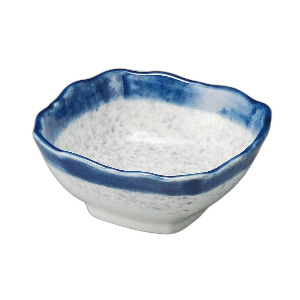 [商品名]　紫吹角3.3小鉢[素材]　陶磁器[寸法]　8.6×8.6×4.3cmお店からご自宅まで、季節を問わず、様々なシーンでご利用いただける商品です。[ 8.6×8.6×4.3cm ] 陶磁器 一部の商品はメーカーよりお取り寄せとなりますので、納期が前後することがございます。あらかじめご了承ください。商品によっては手造りのため、写真と色・かたちが若干異なることがございます。われものですので丁重に梱包させていただいておりますが、ご質問などございましたらお気軽にお問い合わせください。ご注文に関する注意事項は 【こちら】ご購入前にご確認ください。