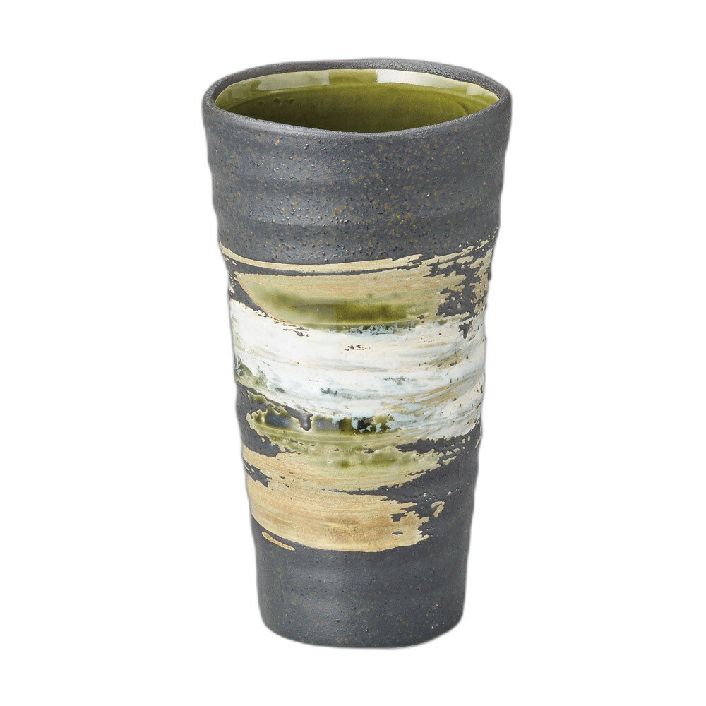 [商品名]　黒織部流しフリーカップ[素材]　陶磁器[寸法]　8.2×15cm・400ccお店からご自宅まで、季節を問わず、様々なシーンでご利用いただける商品です。[ 8.2×15cm・400cc ] 陶磁器 一部の商品はメーカーよりお取り寄せとなりますので、納期が前後することがございます。あらかじめご了承ください。商品によっては手造りのため、写真と色・かたちが若干異なることがございます。われものですので丁重に梱包させていただいておりますが、ご質問などございましたらお気軽にお問い合わせください。ご注文に関する注意事項は 【こちら】ご購入前にご確認ください。