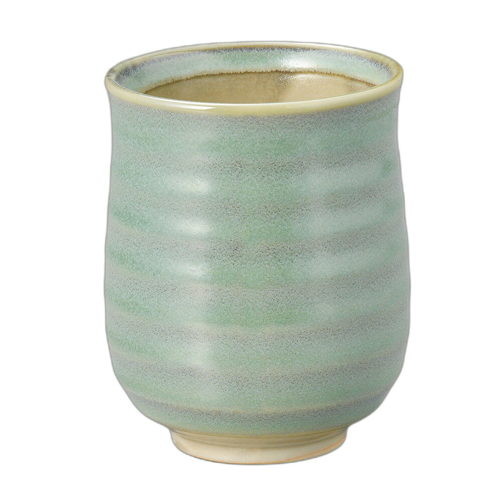 [商品名]　ヒスイ均窯湯呑（小）[素材]　陶磁器[寸法]　7×9cmお店からご自宅まで、季節を問わず、様々なシーンでご利用いただける商品です。[ 7×9cm ] 陶磁器 一部の商品はメーカーよりお取り寄せとなりますので、納期が前後することがございます。あらかじめご了承ください。商品によっては手造りのため、写真と色・かたちが若干異なることがございます。われものですので丁重に梱包させていただいておりますが、ご質問などございましたらお気軽にお問い合わせください。ご注文に関する注意事項は 【こちら】ご購入前にご確認ください。