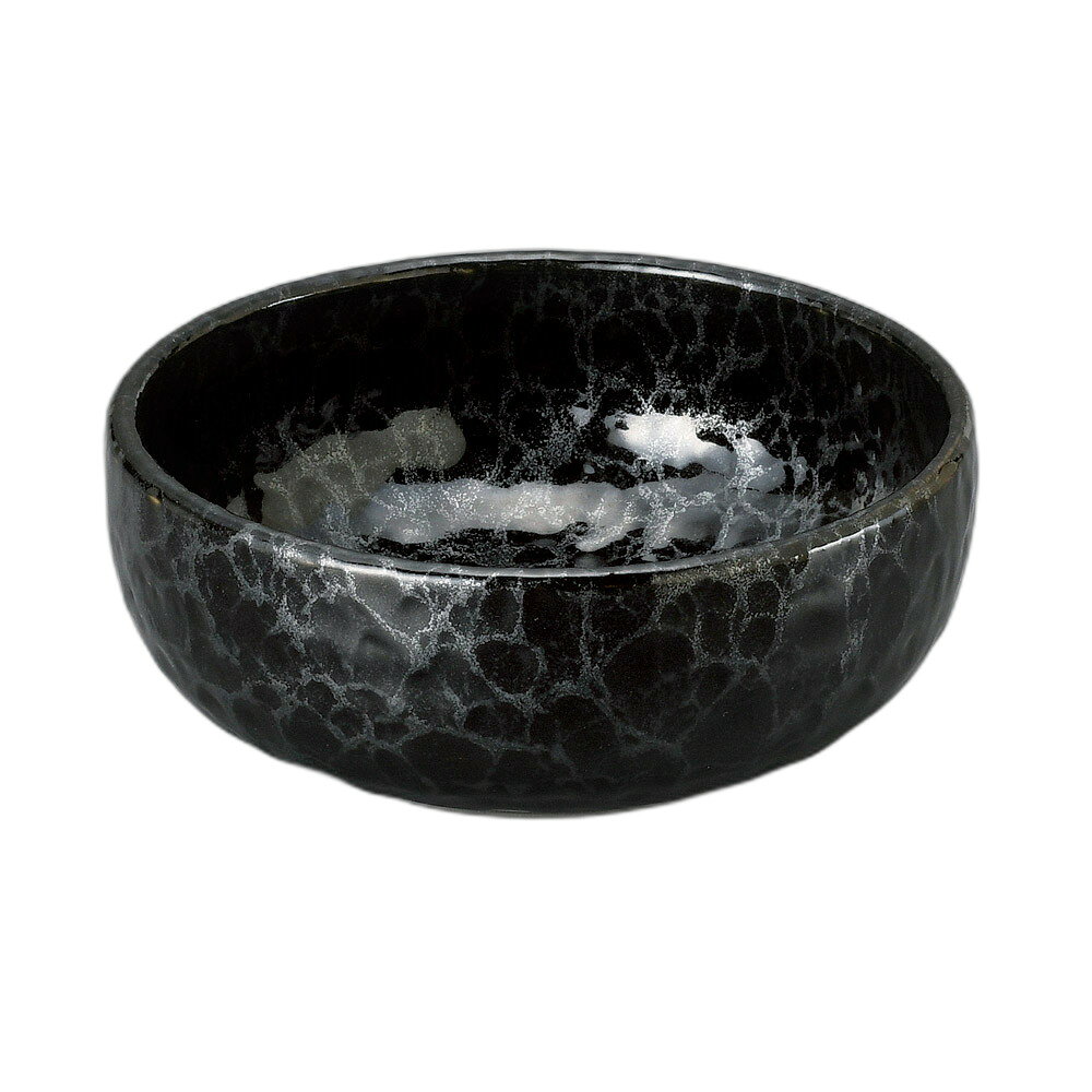 [商品名]　銀彩亀甲3.8小鉢[素材]　陶磁器[寸法]　12×4.6cmお店からご自宅まで、季節を問わず、様々なシーンでご利用いただける商品です。[ 12×4.6cm ] 陶磁器 一部の商品はメーカーよりお取り寄せとなりますので、納期が前後することがございます。あらかじめご了承ください。商品によっては手造りのため、写真と色・かたちが若干異なることがございます。われものですので丁重に梱包させていただいておりますが、ご質問などございましたらお気軽にお問い合わせください。ご注文に関する注意事項は 【こちら】ご購入前にご確認ください。