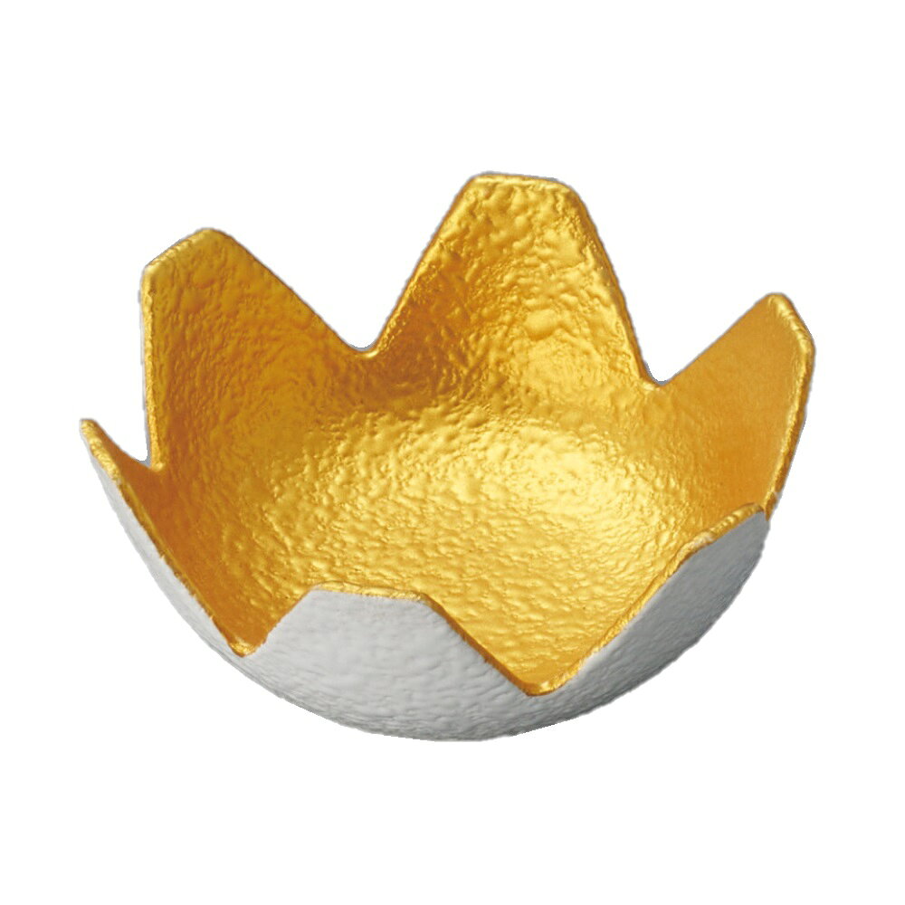 [商品名]　金彩小鉢[素材]　陶磁器[寸法]　9.5×9.5×4.1cmお店からご自宅まで、季節を問わず、様々なシーンでご利用いただける商品です。[ 9.5×9.5×4.1cm ] 陶磁器 一部の商品はメーカーよりお取り寄せとなりますので、納期が前後することがございます。あらかじめご了承ください。商品によっては手造りのため、写真と色・かたちが若干異なることがございます。われものですので丁重に梱包させていただいておりますが、ご質問などございましたらお気軽にお問い合わせください。ご注文に関する注意事項は 【こちら】ご購入前にご確認ください。