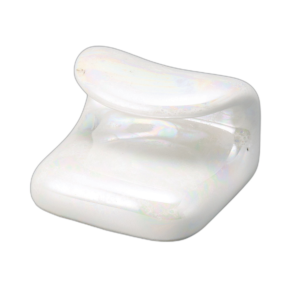 [商品名]　ラスター巻紙箸置[素材]　陶磁器[寸法]　4×3.8×2.5cmお店からご自宅まで、季節を問わず、様々なシーンでご利用いただける商品です。[ 4×3.8×2.5cm ] 陶磁器 一部の商品はメーカーよりお取り寄せとなりますので、納期が前後することがございます。あらかじめご了承ください。商品によっては手造りのため、写真と色・かたちが若干異なることがございます。われものですので丁重に梱包させていただいておりますが、ご質問などございましたらお気軽にお問い合わせください。ご注文に関する注意事項は 【こちら】ご購入前にご確認ください。