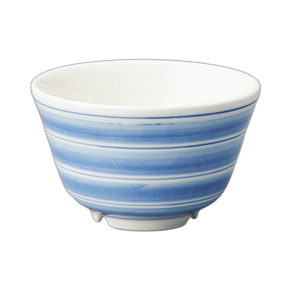 [商品名]　3-1 吉祥駒筋千茶[素材]　陶磁器[寸法]　9.8×5.7cmお店からご自宅まで、季節を問わず、様々なシーンでご利用いただける商品です。[ 9.8×5.7cm ] 陶磁器 一部の商品はメーカーよりお取り寄せとなりますので、納期が前後することがございます。あらかじめご了承ください。商品によっては手造りのため、写真と色・かたちが若干異なることがございます。われものですので丁重に梱包させていただいておりますが、ご質問などございましたらお気軽にお問い合わせください。ご注文に関する注意事項は 【こちら】ご購入前にご確認ください。