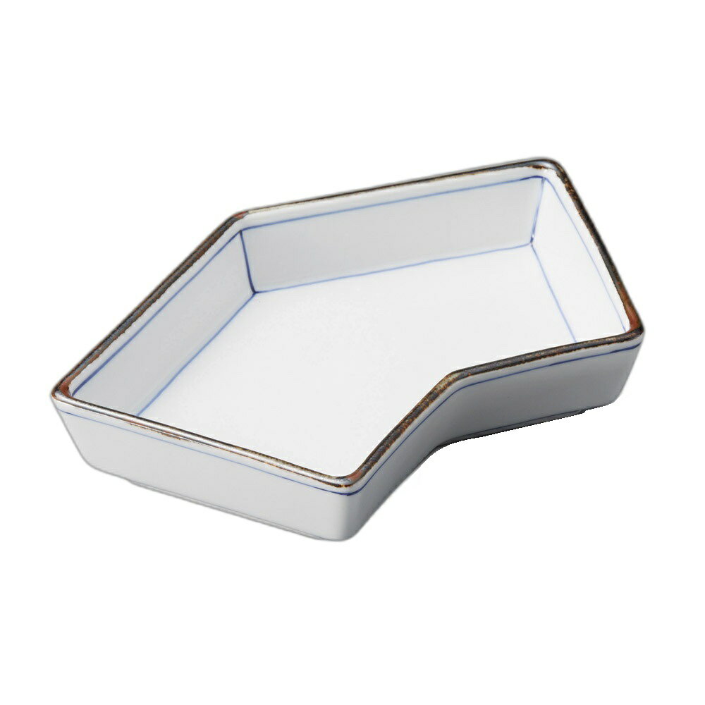 [商品名]　染付青磁のし形切立向付[素材]　陶磁器[寸法]　20×13×3.8cmお店からご自宅まで、季節を問わず、様々なシーンでご利用いただける商品です。[ 20×13×3.8cm ] 陶磁器 強化 一部の商品はメーカーよりお取り寄せとなりますので、納期が前後することがございます。あらかじめご了承ください。商品によっては手造りのため、写真と色・かたちが若干異なることがございます。われものですので丁重に梱包させていただいておりますが、ご質問などございましたらお気軽にお問い合わせください。ご注文に関する注意事項は 【こちら】ご購入前にご確認ください。