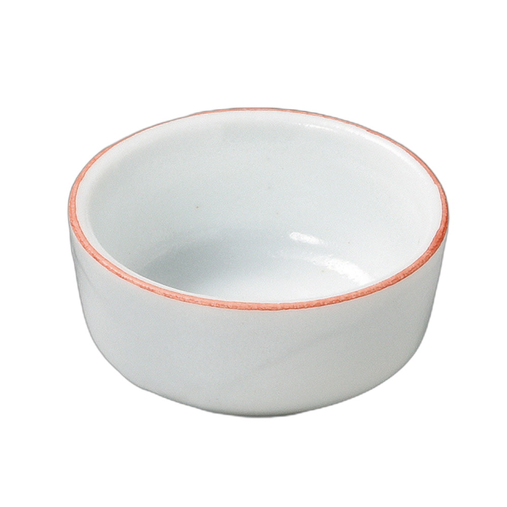 朱巻千代口[素材]　陶磁器[寸法]　6.5×3cmお店からご自宅まで、季節を問わず、様々なシーンでご利用いただける商品です。[ 6.5×3cm ] 陶磁器 一部の商品はメーカーよりお取り寄せとなりますので、納期が前後することがございます。あらかじめご了承ください。商品によっては手造りのため、写真と色・かたちが若干異なることがございます。われものですので丁重に梱包させていただいておりますが、ご質問などございましたらお気軽にお問い合わせください。ご注文に関する注意事項は 【こちら】ご購入前にご確認ください。