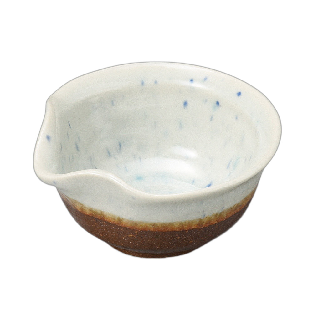 [商品名]　岩清水片口珍味[素材]　陶磁器[寸法]　9×8.7×4.5cmお店からご自宅まで、季節を問わず、様々なシーンでご利用いただける商品です。[ 9×8.7×4.5cm ] 陶磁器 一部の商品はメーカーよりお取り寄せとなりますので、納期が前後することがございます。あらかじめご了承ください。商品によっては手造りのため、写真と色・かたちが若干異なることがございます。われものですので丁重に梱包させていただいておりますが、ご質問などございましたらお気軽にお問い合わせください。ご注文に関する注意事項は 【こちら】ご購入前にご確認ください。