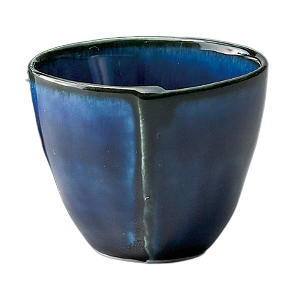 [商品名]　ナス紺ハス冷酒盃[素材]　陶磁器[寸法]　6.4×5.3cmお店からご自宅まで、季節を問わず、様々なシーンでご利用いただける商品です。[ 6.4×5.3cm ] 陶磁器 一部の商品はメーカーよりお取り寄せとなりますので、納期が前後することがございます。あらかじめご了承ください。商品によっては手造りのため、写真と色・かたちが若干異なることがございます。われものですので丁重に梱包させていただいておりますが、ご質問などございましたらお気軽にお問い合わせください。ご注文に関する注意事項は 【こちら】ご購入前にご確認ください。
