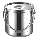 [商品名]　KO 19-0電磁調理器対応給食缶 18cm[素材]　本体:19-0ステンレス パッキン:シリコン[寸法]　φ180 x H180mm 4.4L厨房でも耐えうる確かな製品には、強固さと使い勝手を兼ね備えた逸品です。[ φ180 x H180mm 4.4L ] 本体:19-0ステンレス パッキン:シリコン IH対応 パッキン耐熱温度:−60度〜200度 底板厚1.5mm止め金具付運搬容器 空気注入式ツマミ構造で蓋がすぐに開けられます。超厚底構造です。一部の商品はメーカーよりお取り寄せとなりますので、納期が前後することがございます。あらかじめご了承ください。商品によっては手造りのため、写真と色・かたちが若干異なることがございます。われものですので丁重に梱包させていただいておりますが、ご質問などございましたらお気軽にお問い合わせください。ご注文に関する注意事項は 【こちら】ご購入前にご確認ください。