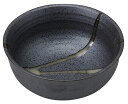 [商品名]五彩の舞 小鉢 黒[素材]陶磁器[寸法]12.8×5.8cm結婚式のお返し、母の日のプレゼント、退職祝いなど、さまざまな場面でご利用いただけるギフト用の商品です。陶器の専門問屋が厳選したプレゼントにピッタリな逸品です。[12.8×5.8cm]※寸法は1個あたりの寸法です。鍋の取り分けや天ぷらの天つゆ用の呑水でも使える器です。色や質感の違いで料理映えも様々になります。居酒屋などの飲食店から、ご自宅での普段使いと、季節を問わず様々なシーンでご利用いただける商品です。このサイズの器は、複数枚揃えておくと大変重宝します。お好みの形や色をセレクトしてみてはどうでしょうか。一部の商品はメーカーよりお取り寄せとなりますので、納期が前後することがございます。あらかじめご了承ください。商品によっては手造りのため、写真と色・かたちが若干異なることがございます。われものですので丁重に梱包させていただいておりますが、ご質問などございましたらお気軽にお問い合わせください。ご注文に関する注意事項は 【こちら】ご購入前にご確認ください。